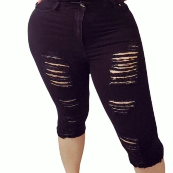 B.o.b. Ripped Capri Jean Shorts - XL - Picture 2 of 6